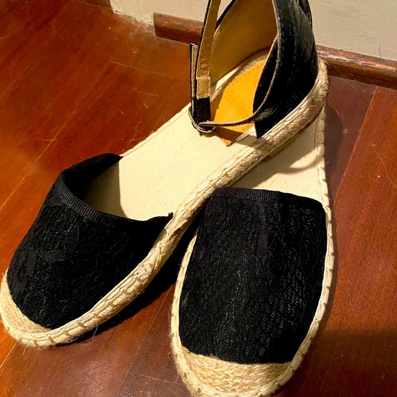 Bella Marie Shoes - Super cute, NEVER WORN, size 6.5 Espadrilles!